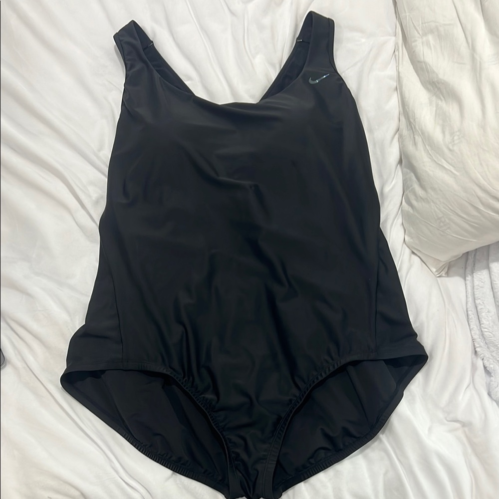 Nike Women's hydra lock Black One-Piece Swimsuit 3X